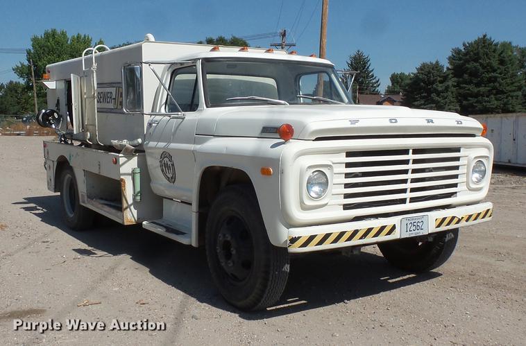 image for item FT9823 1972 Ford 600 sewer jetter truck