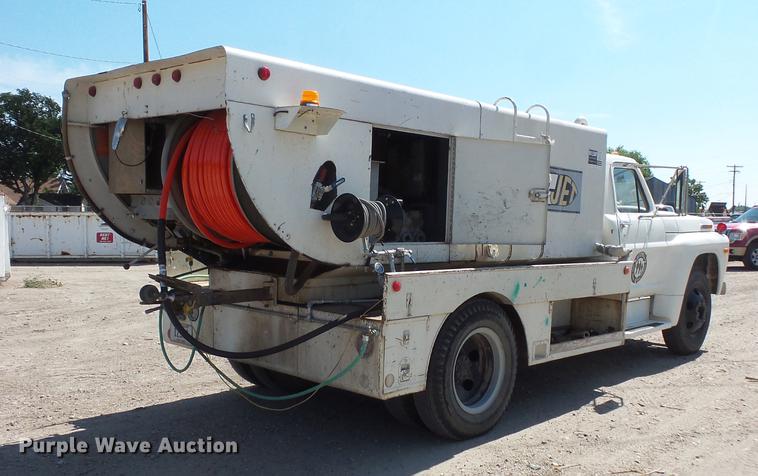 image for item FT9823 1972 Ford 600 sewer jetter truck