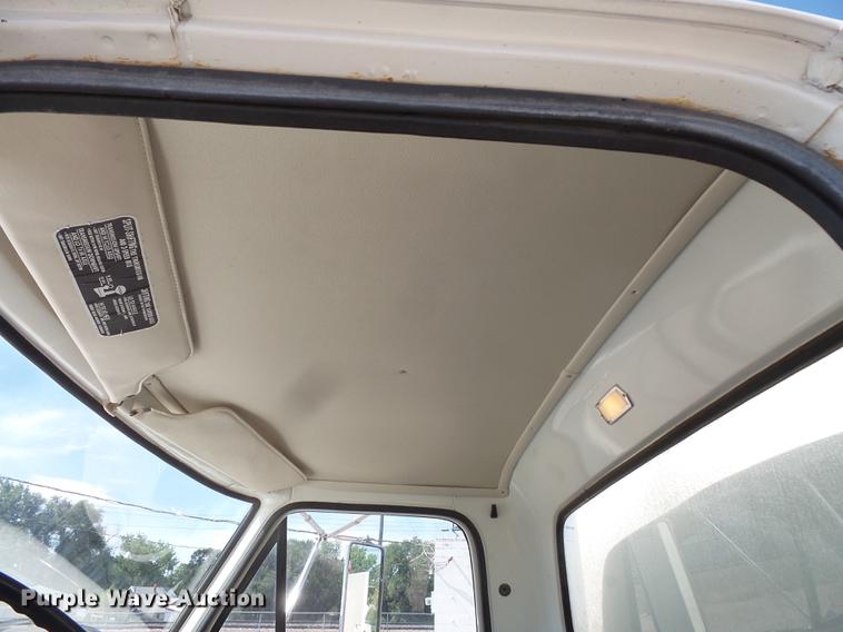 image for item FT9823 1972 Ford 600 sewer jetter truck