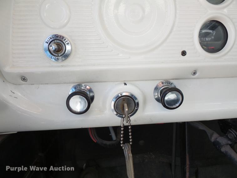 image for item FT9823 1972 Ford 600 sewer jetter truck