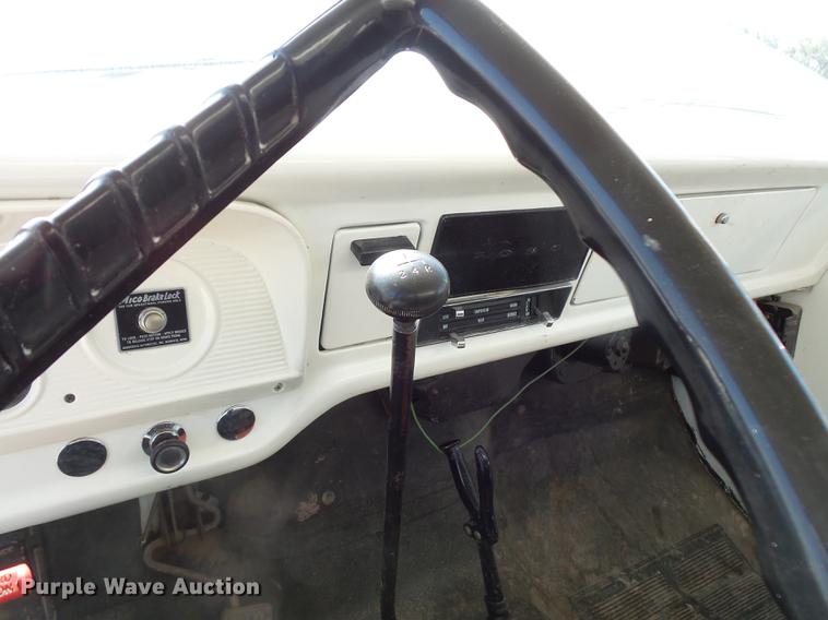 image for item FT9823 1972 Ford 600 sewer jetter truck