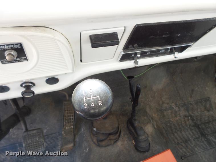 image for item FT9823 1972 Ford 600 sewer jetter truck