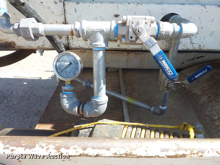 image for item FT9823 1972 Ford 600 sewer jetter truck