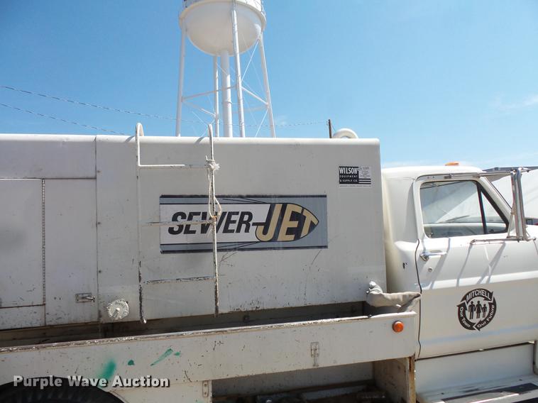 image for item FT9823 1972 Ford 600 sewer jetter truck
