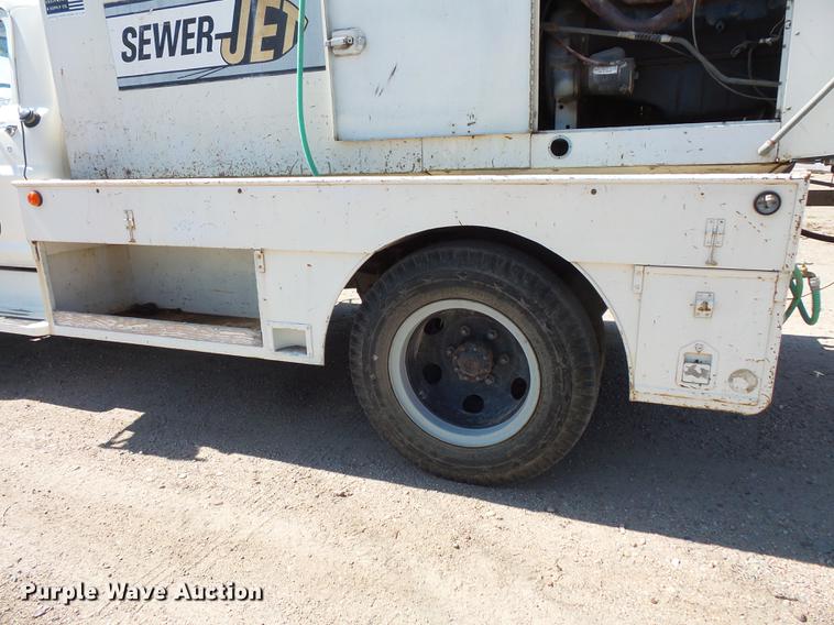 image for item FT9823 1972 Ford 600 sewer jetter truck