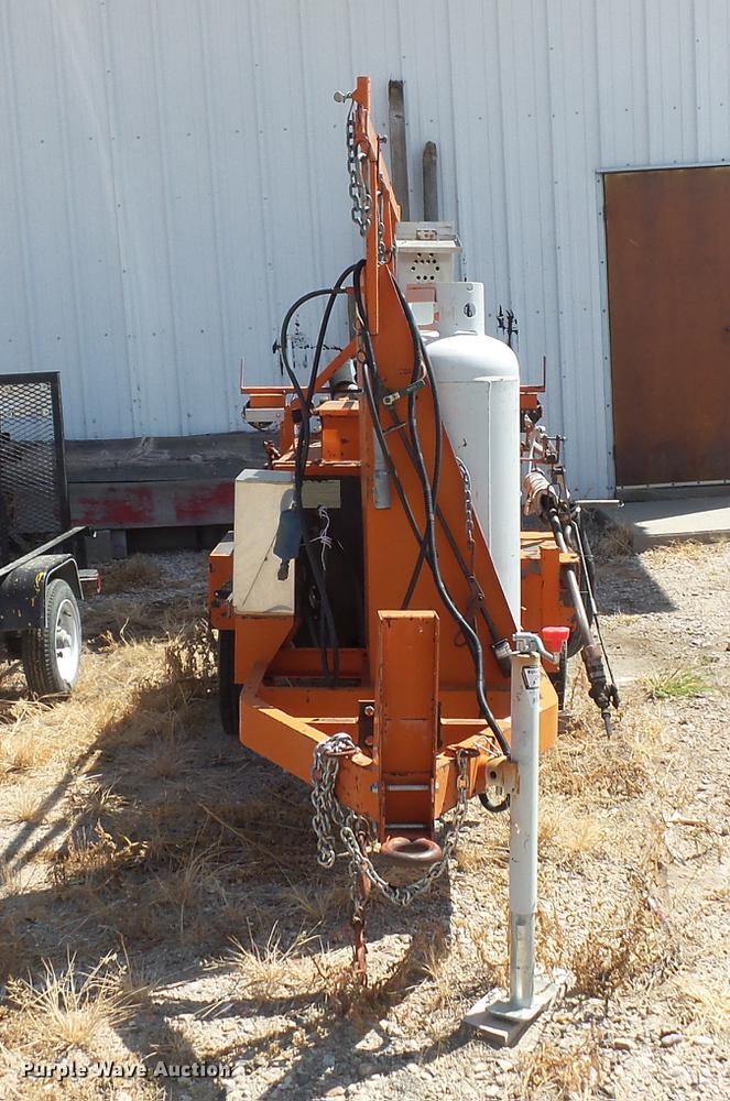 image for item FT9824 Aeroil KERA-60H crack sealer trailer