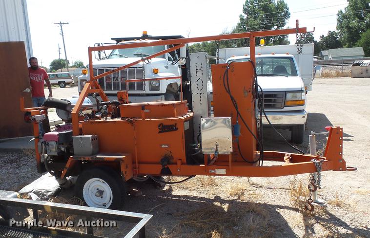 image for item FT9824 Aeroil KERA-60H crack sealer trailer