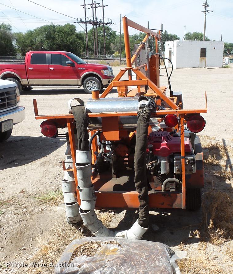 image for item FT9824 Aeroil KERA-60H crack sealer trailer