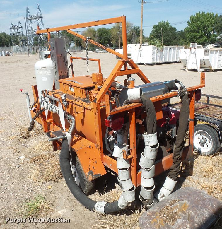 image for item FT9824 Aeroil KERA-60H crack sealer trailer