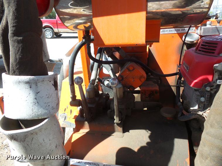 image for item FT9824 Aeroil KERA-60H crack sealer trailer