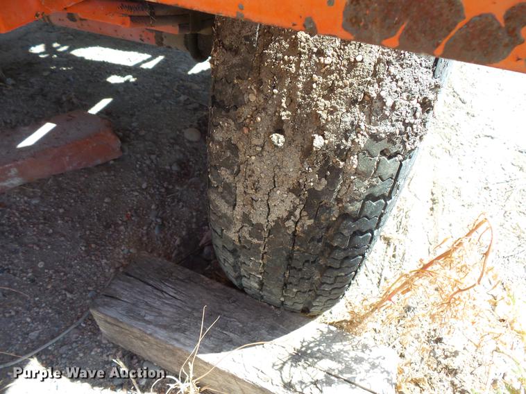 image for item FT9824 Aeroil KERA-60H crack sealer trailer