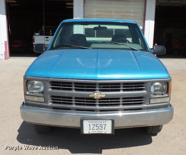 image for item FT9825 1995 Chevrolet 1500 pickup truck