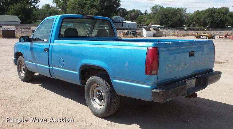 image for item FT9825 1995 Chevrolet 1500 pickup truck