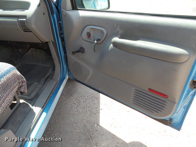 image for item FT9825 1995 Chevrolet 1500 pickup truck