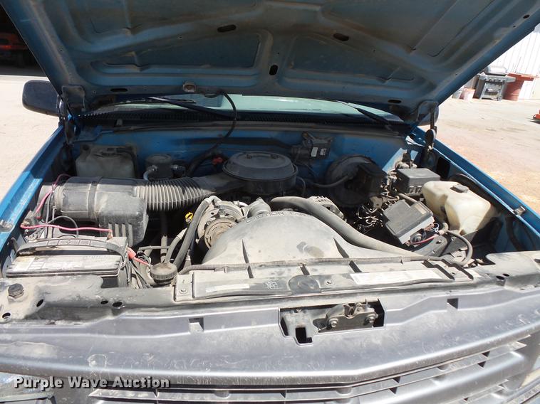 image for item FT9825 1995 Chevrolet 1500 pickup truck