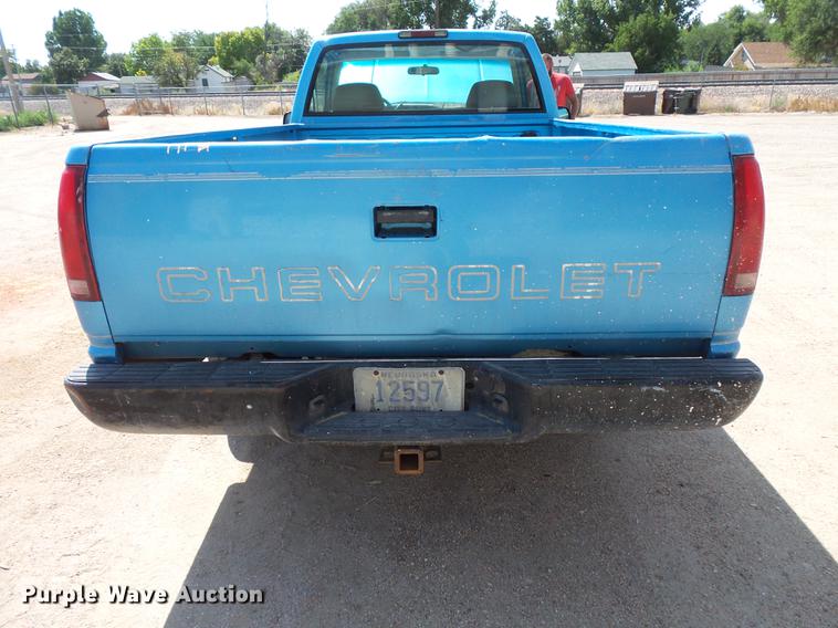 image for item FT9825 1995 Chevrolet 1500 pickup truck