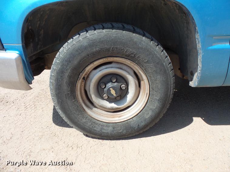 image for item FT9825 1995 Chevrolet 1500 pickup truck