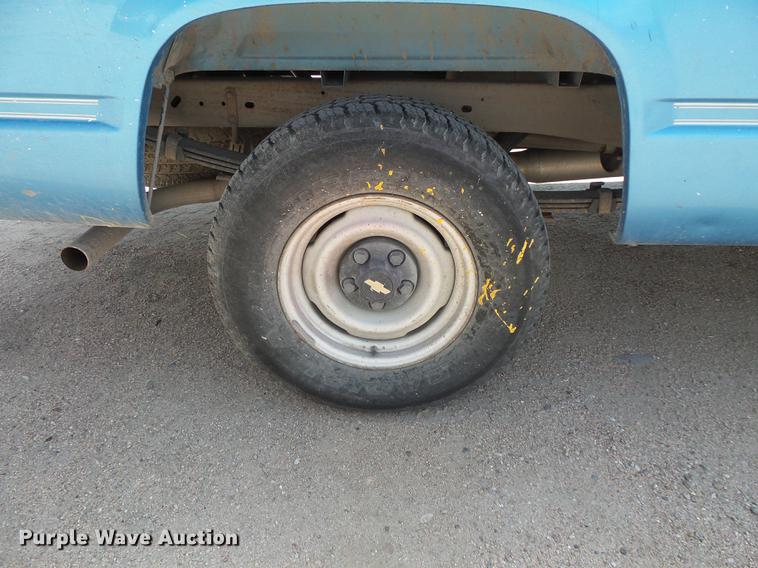 image for item FT9825 1995 Chevrolet 1500 pickup truck
