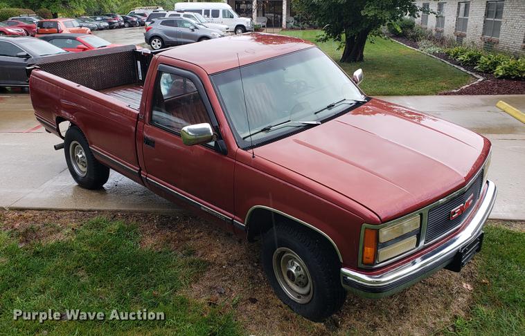 image for item BW9248 1990 GMC Sierra 2500 pickup truck
