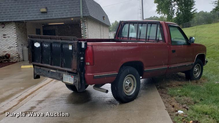 image for item BW9248 1990 GMC Sierra 2500 pickup truck