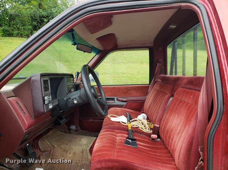image for item BW9248 1990 GMC Sierra 2500 pickup truck