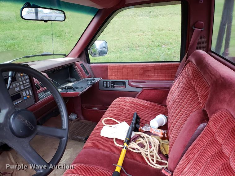 image for item BW9248 1990 GMC Sierra 2500 pickup truck