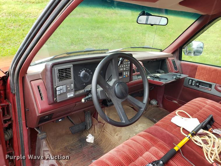 image for item BW9248 1990 GMC Sierra 2500 pickup truck