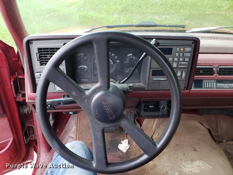 image for item BW9248 1990 GMC Sierra 2500 pickup truck