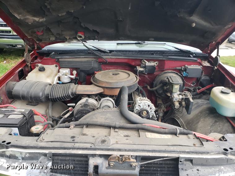 image for item BW9248 1990 GMC Sierra 2500 pickup truck