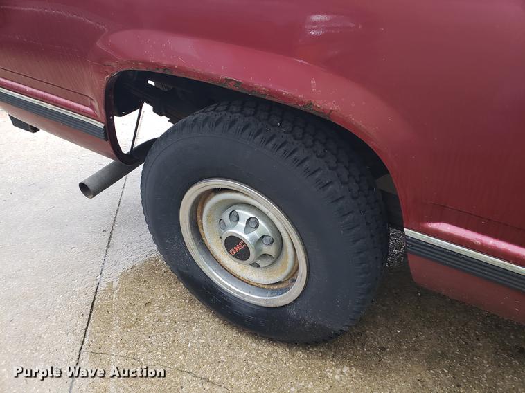 image for item BW9248 1990 GMC Sierra 2500 pickup truck