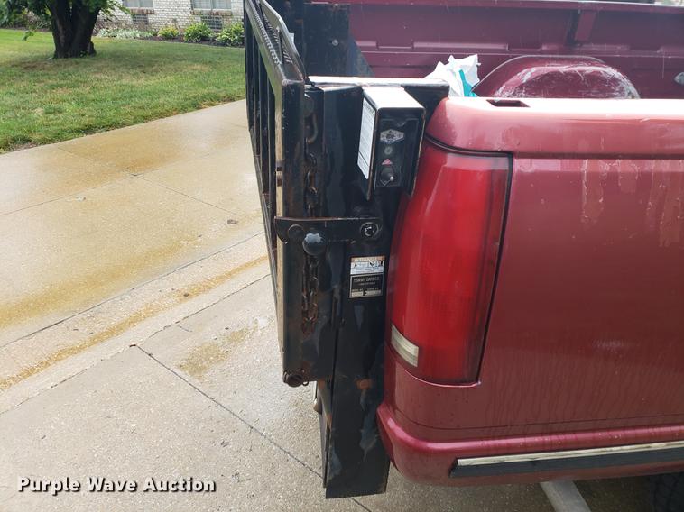 image for item BW9248 1990 GMC Sierra 2500 pickup truck