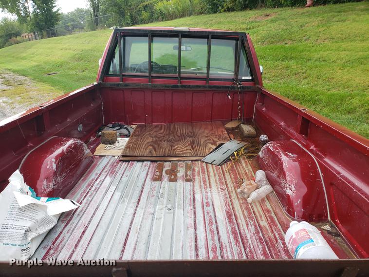 image for item BW9248 1990 GMC Sierra 2500 pickup truck