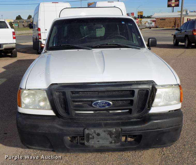 image for item DB8560 2004 Ford Ranger SuperCab pickup truck