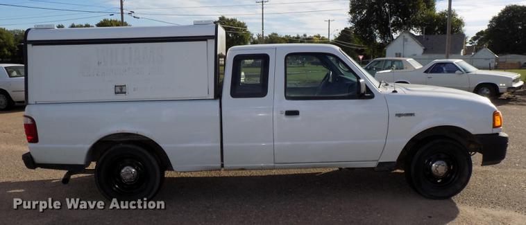 image for item DB8560 2004 Ford Ranger SuperCab pickup truck