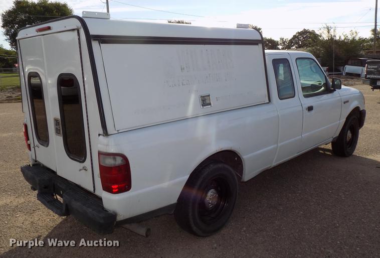 image for item DB8560 2004 Ford Ranger SuperCab pickup truck