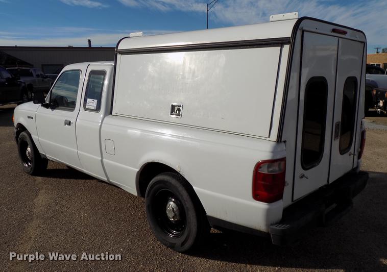 image for item DB8560 2004 Ford Ranger SuperCab pickup truck