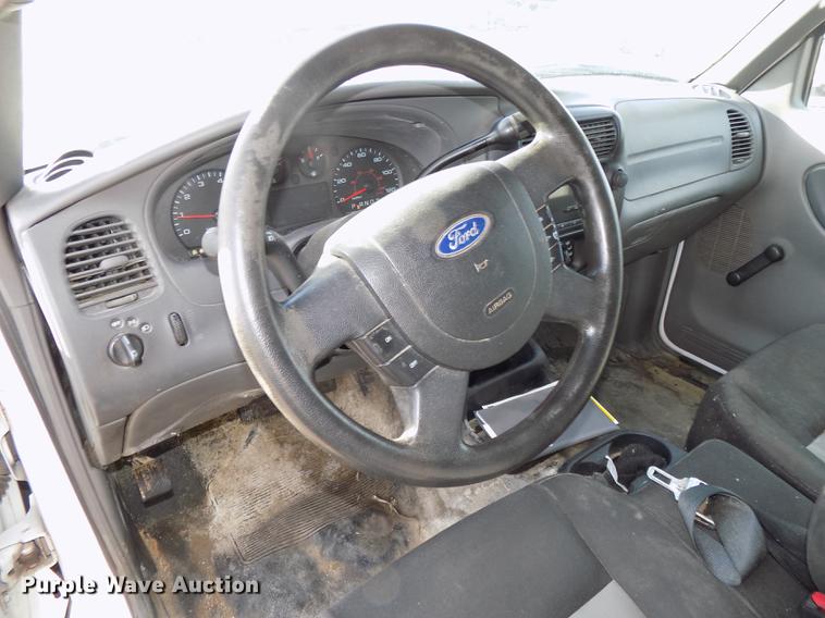 image for item DB8560 2004 Ford Ranger SuperCab pickup truck