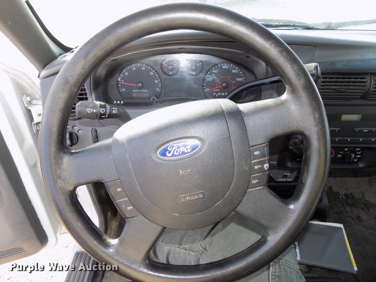 image for item DB8560 2004 Ford Ranger SuperCab pickup truck