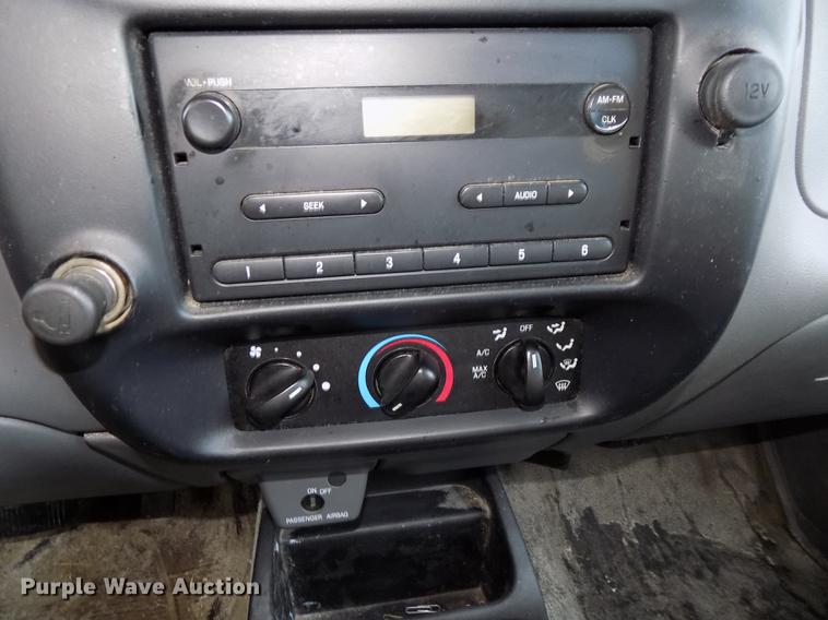 image for item DB8560 2004 Ford Ranger SuperCab pickup truck