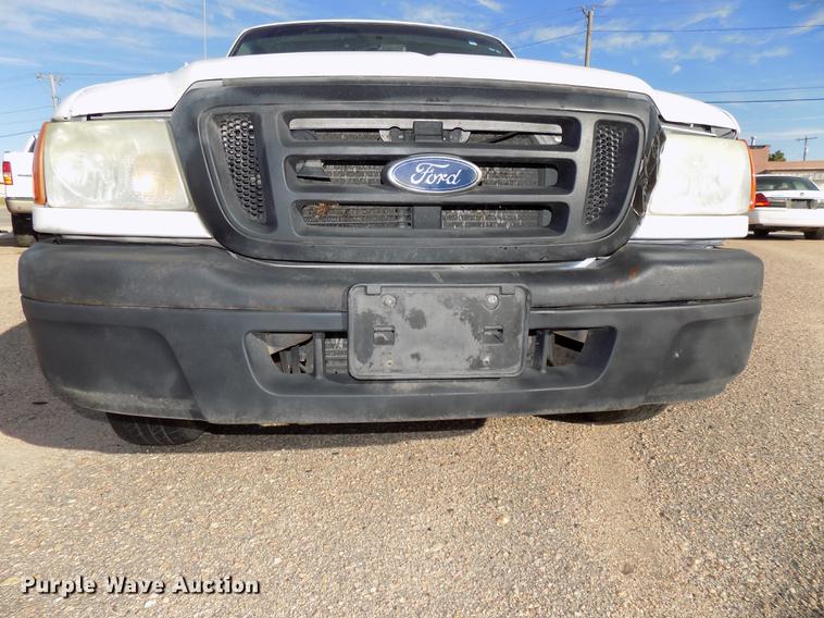 image for item DB8560 2004 Ford Ranger SuperCab pickup truck