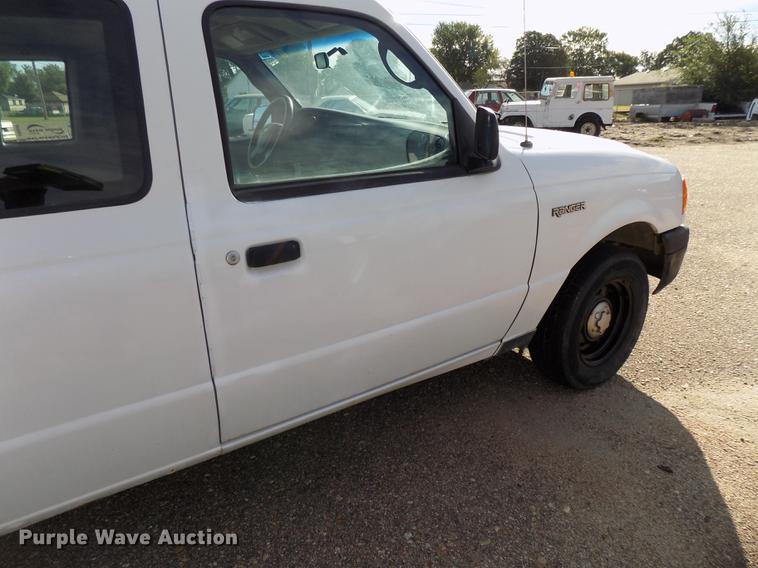 image for item DB8560 2004 Ford Ranger SuperCab pickup truck
