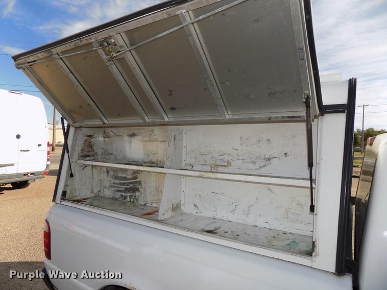 image for item DB8560 2004 Ford Ranger SuperCab pickup truck