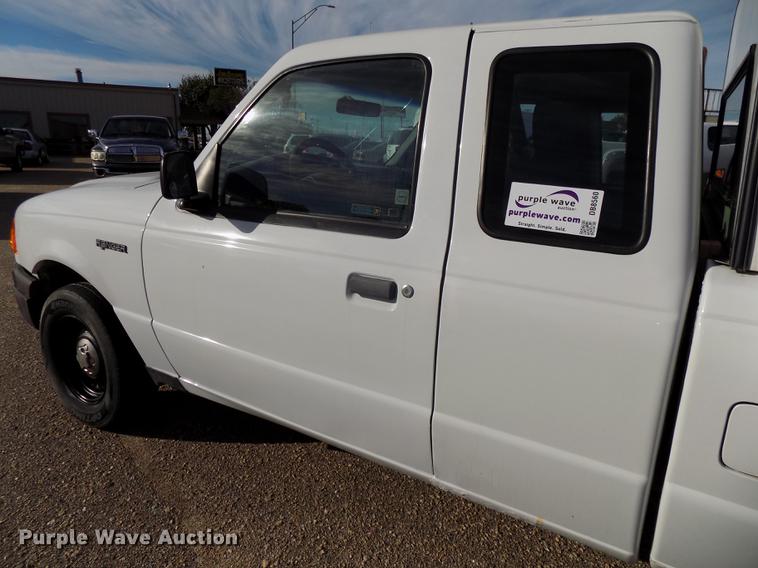 image for item DB8560 2004 Ford Ranger SuperCab pickup truck
