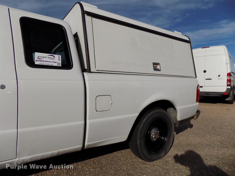 image for item DB8560 2004 Ford Ranger SuperCab pickup truck