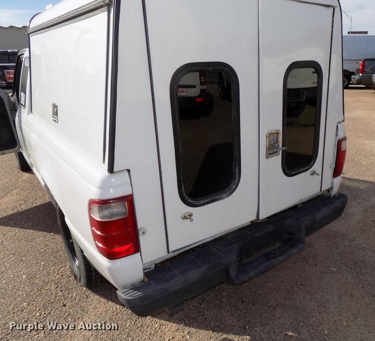 image for item DB8560 2004 Ford Ranger SuperCab pickup truck