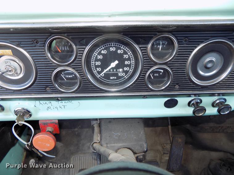 image for item DB8561 1977 Ford F600 rollback truck