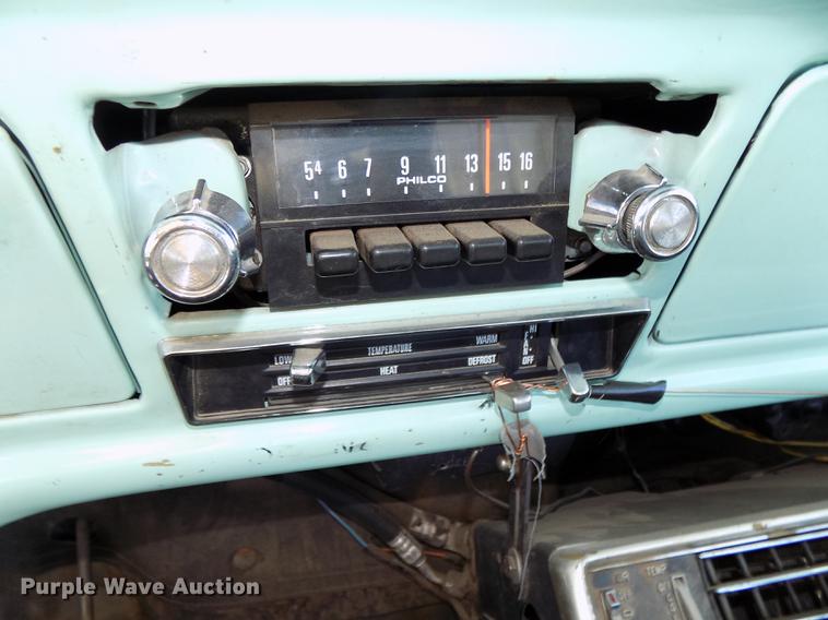 image for item DB8561 1977 Ford F600 rollback truck