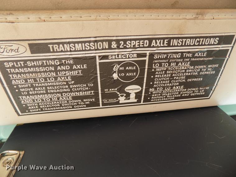 image for item DB8561 1977 Ford F600 rollback truck