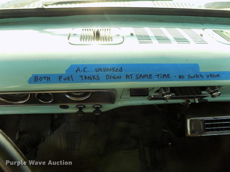 image for item DB8561 1977 Ford F600 rollback truck