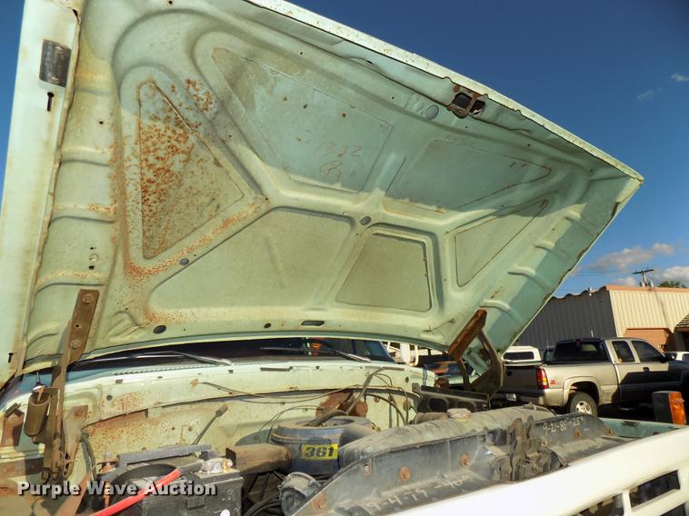 image for item DB8561 1977 Ford F600 rollback truck